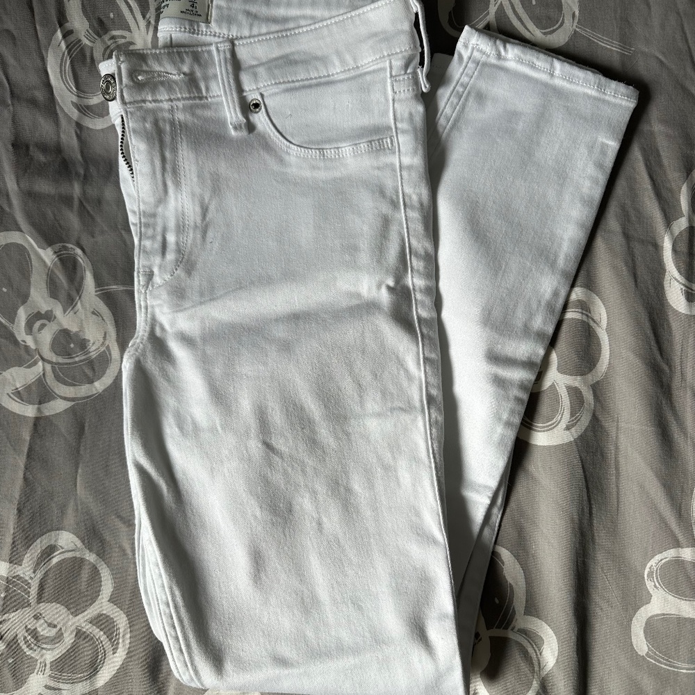 A&F White Jeans - Picture 3 of 3